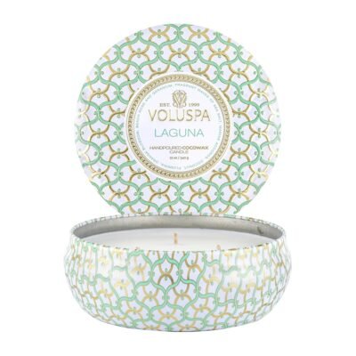 Voluspa Maison Blanc 3-wick Tin tuoksukynttilä 40 tuntia Laguna