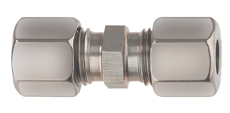 Jatkoliitin 8x8mm teräs, väliliitin, GOK