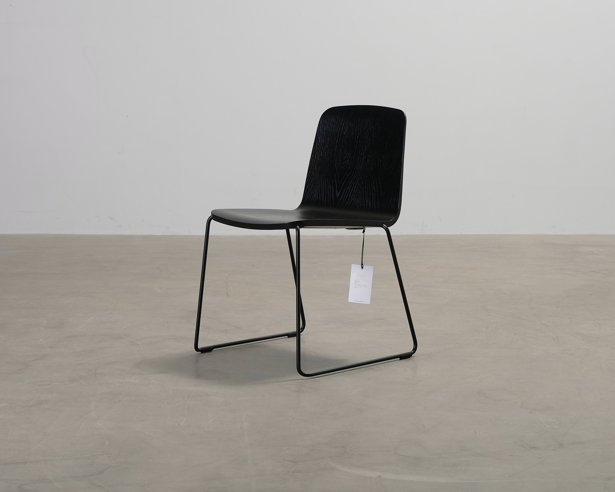 Normann Copenhagen Just tuoli musta