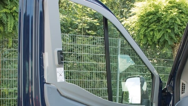 Sivuikkunan pimennysverho Ford Transit (2019➟) vasen, Remis