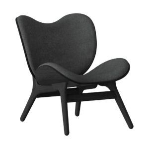 A conversation piece lounge -nojatuoli