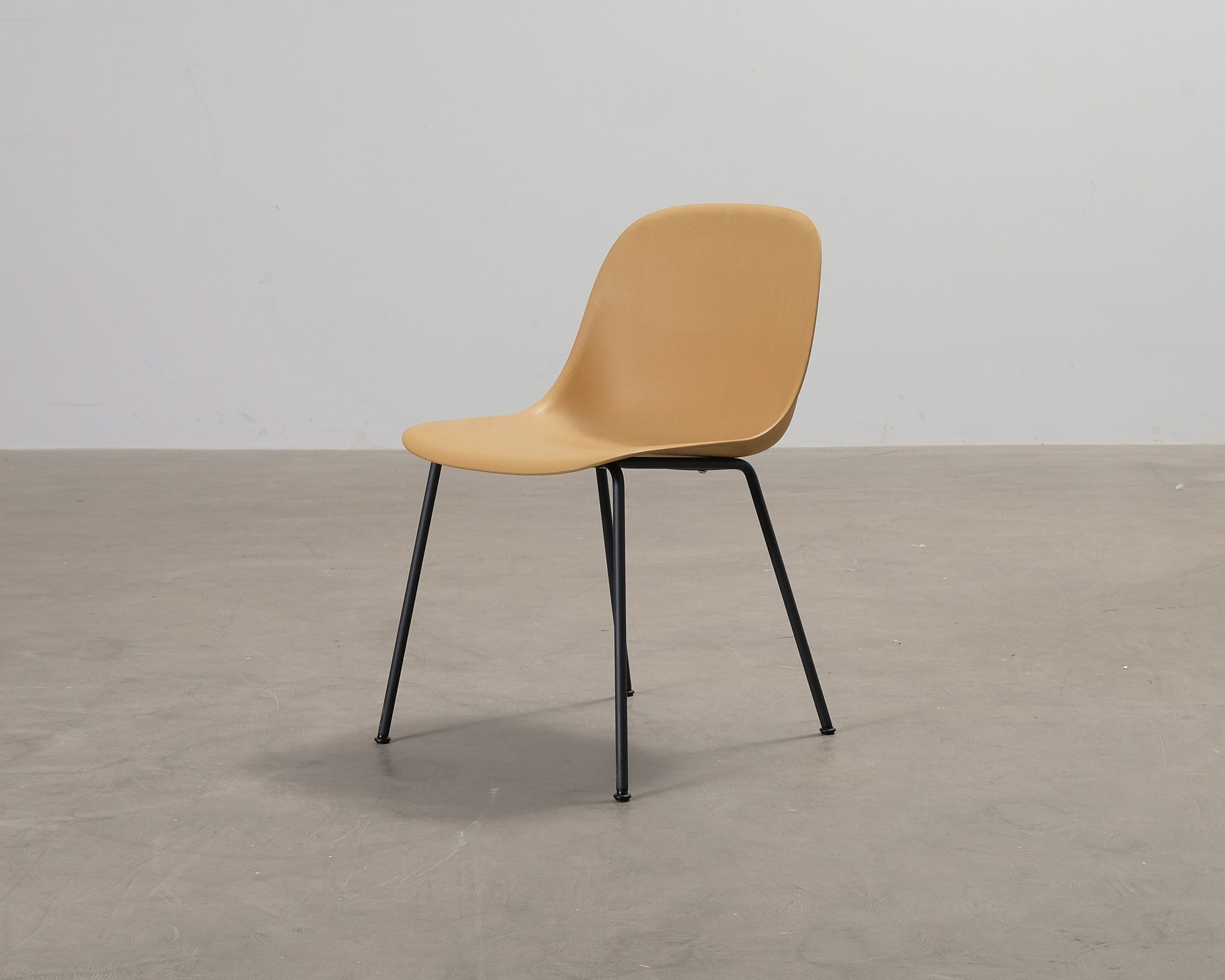 Muuto Fiber Side tuoli okrankeltainen