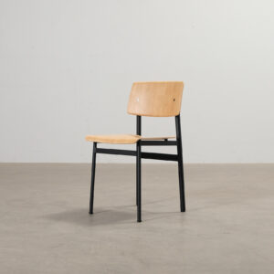 Muuto Loft ruokapöydän tuoli tammi / musta