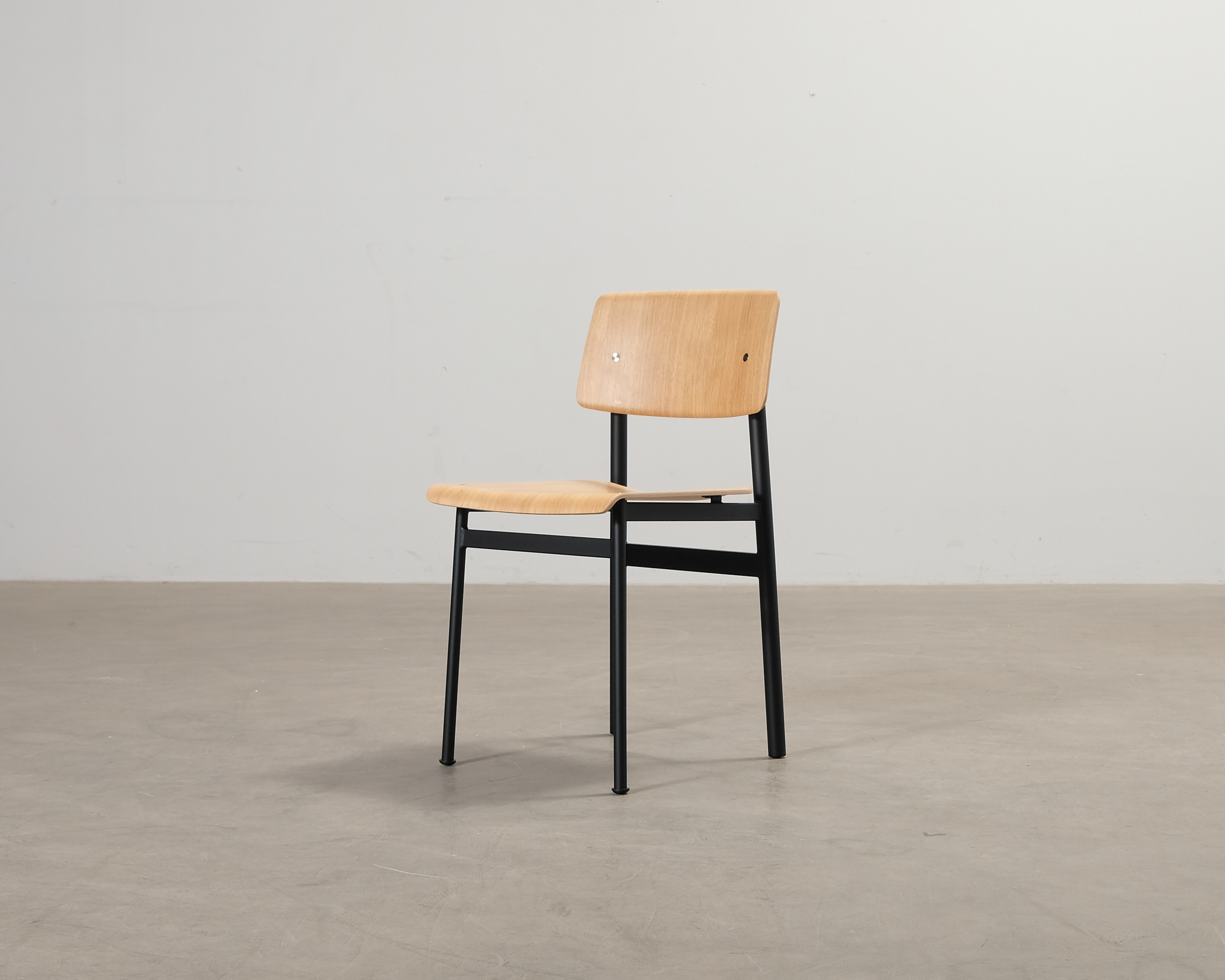 Muuto Loft ruokapöydän tuoli tammi / musta