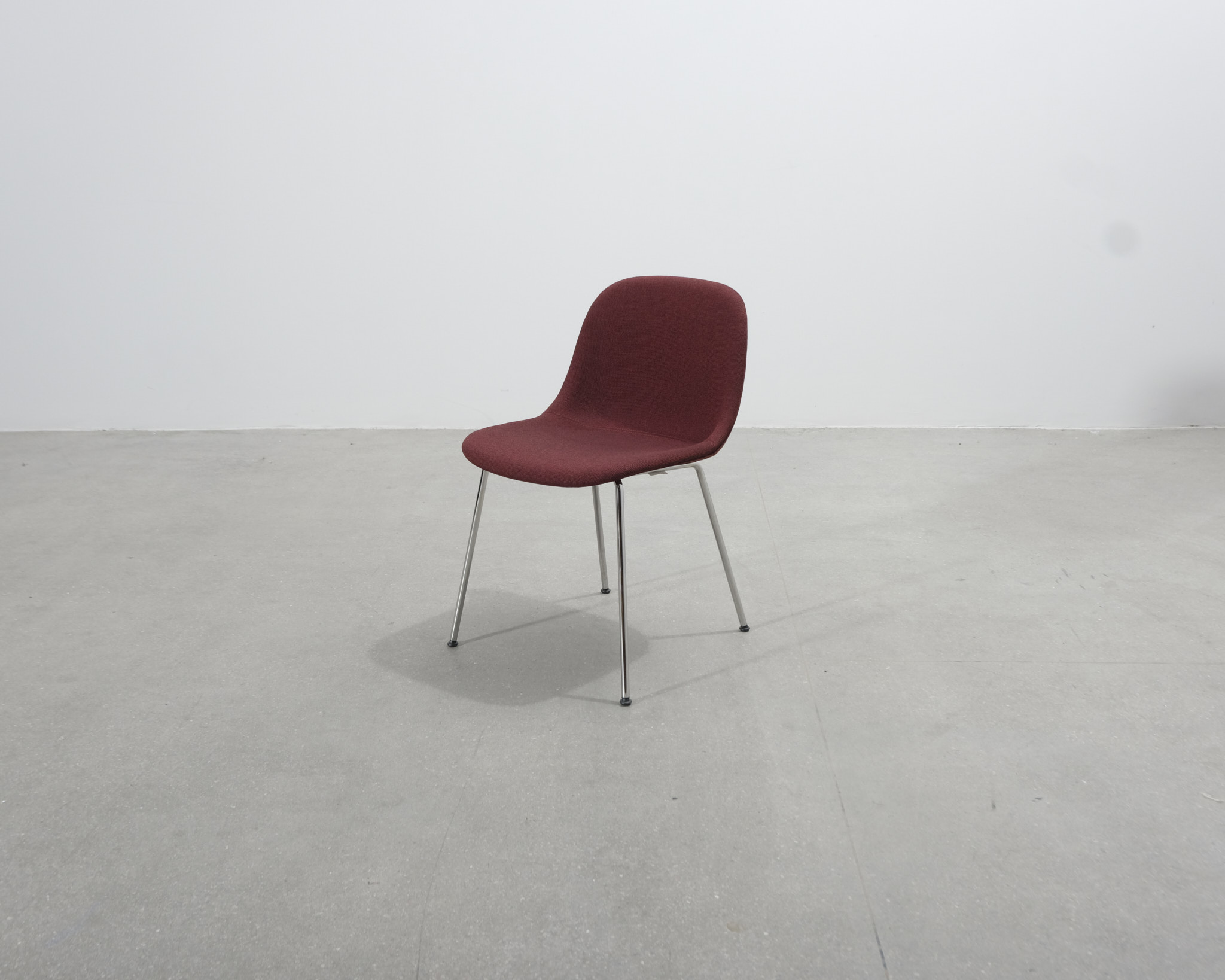 Muuto Fiber Side tuoli punainen