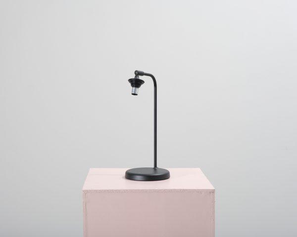 New Works Material lampunjalka