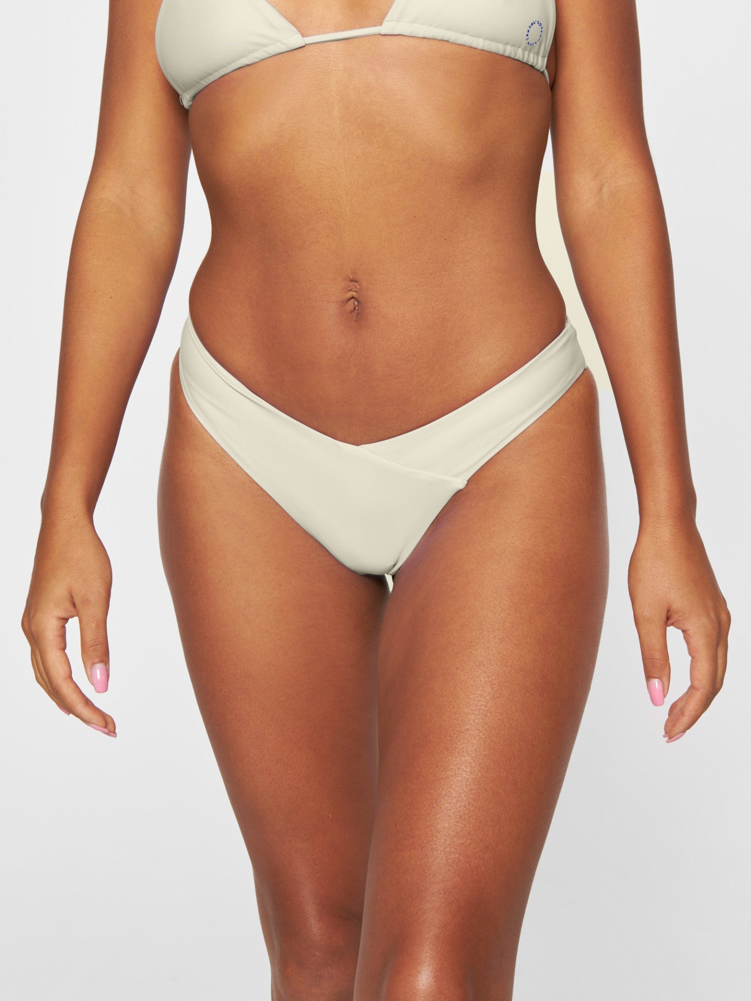 Canggu V-Shape Bikinialaosa Shell White