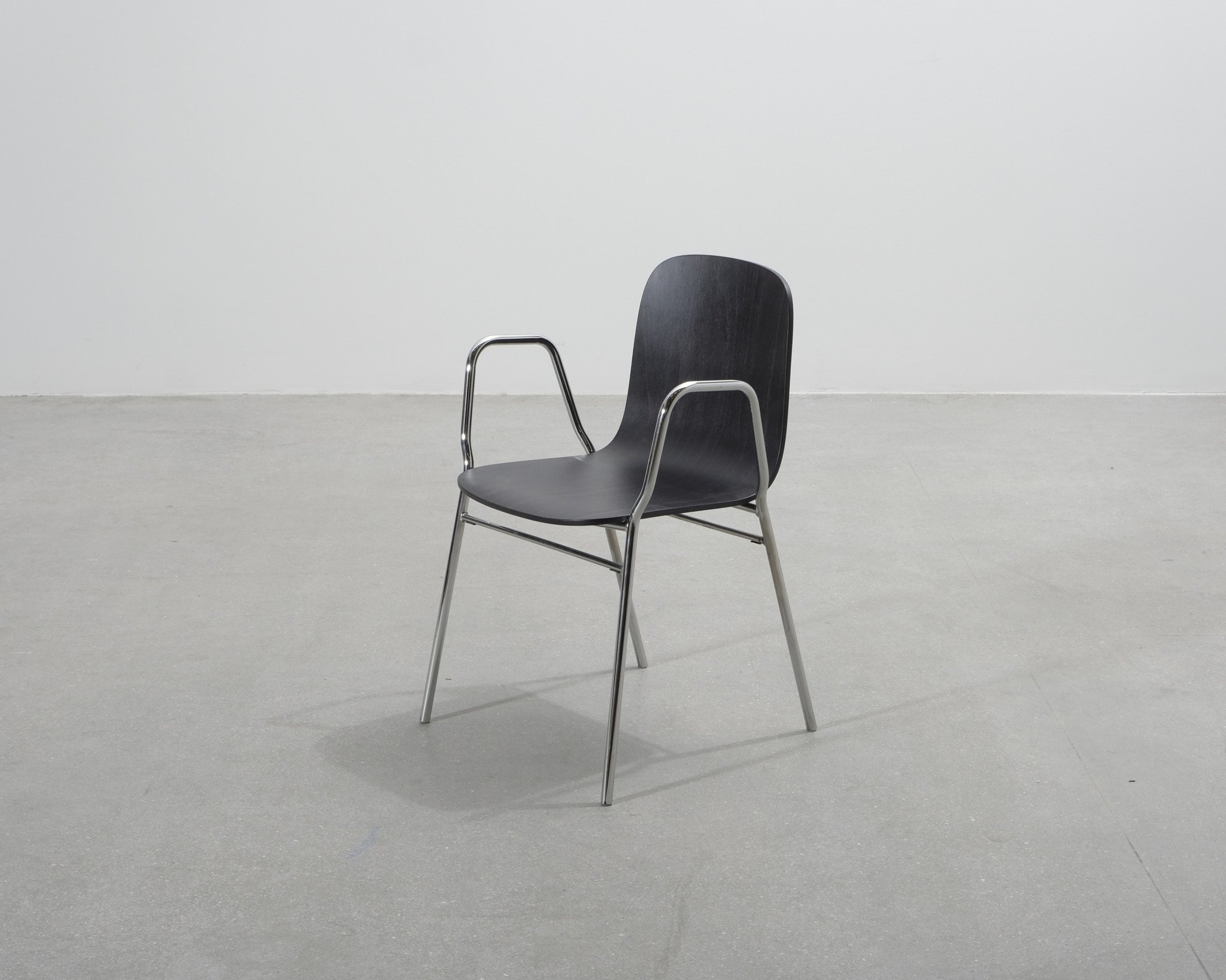 Hem Touchwood Armchair tuoli musta