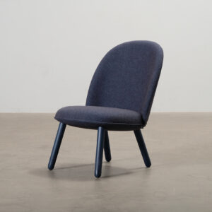 Normann Copenhagen Ace nojatuoli tummansininen