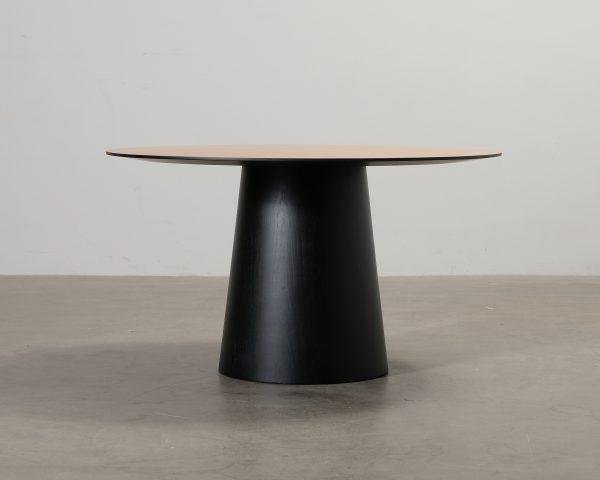 Decotique Social ruokapöytä tammi / musta ⌀ 130 cm