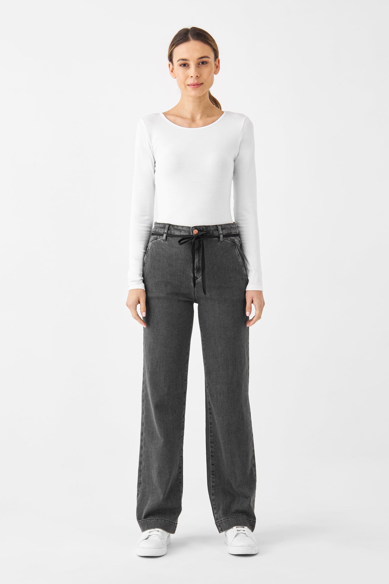 Dew Flared Soft Denim Jeans French Pocket Medium Grey