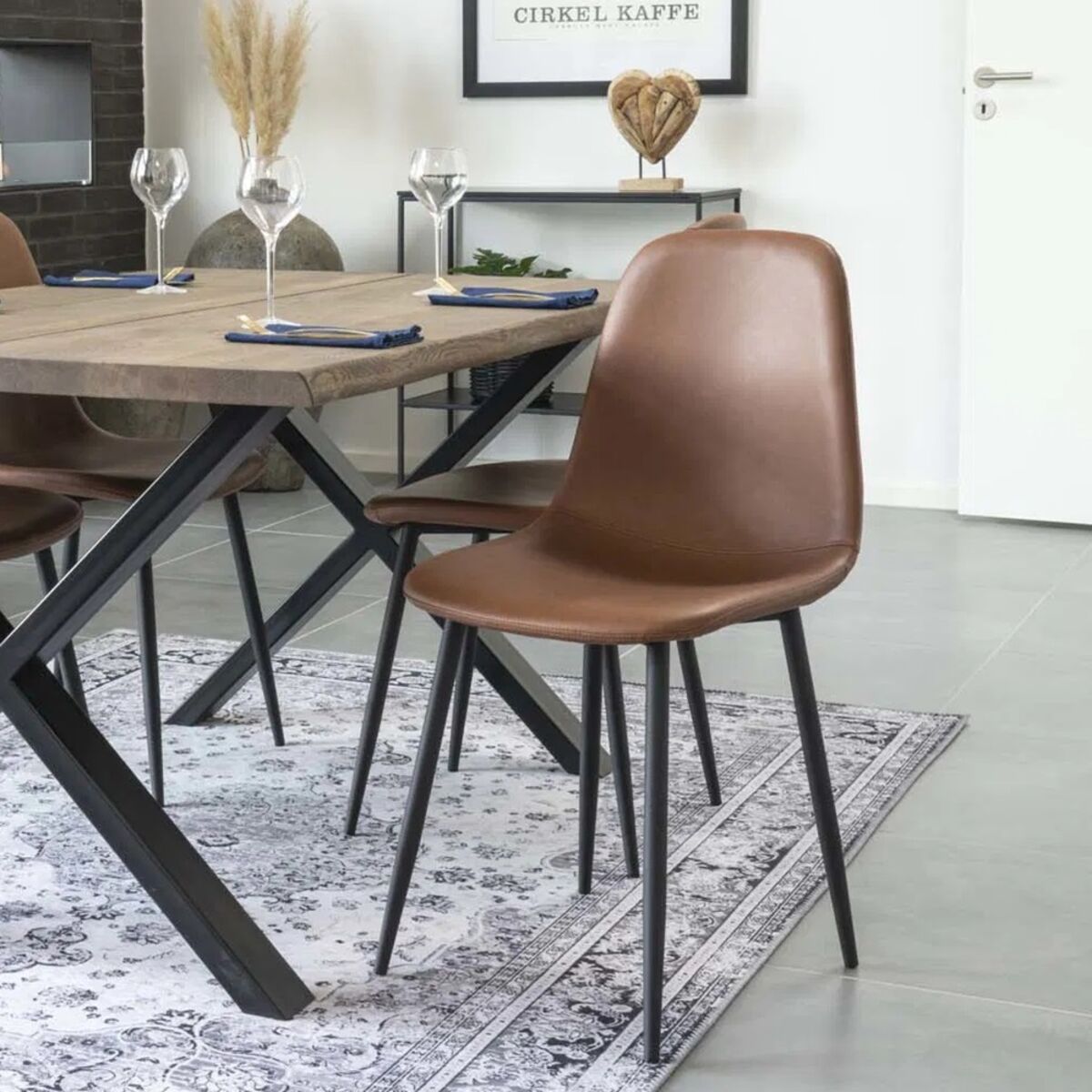 House Nordic Stockholm tuoli ruskea