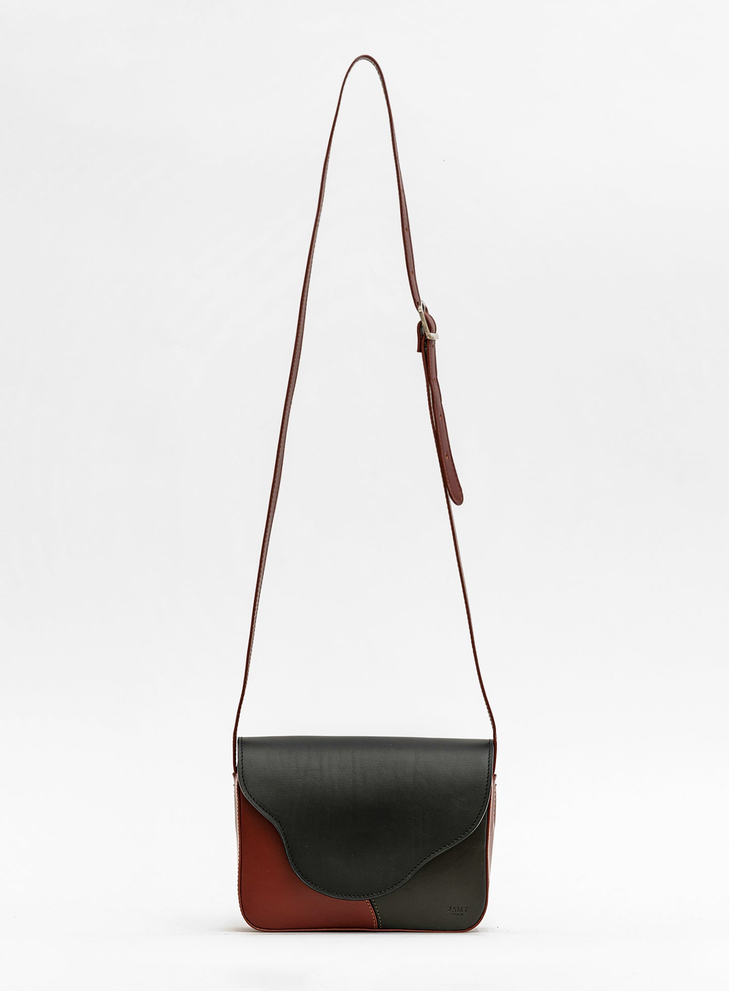 Crossbody Laukku Billie Musta Cognac