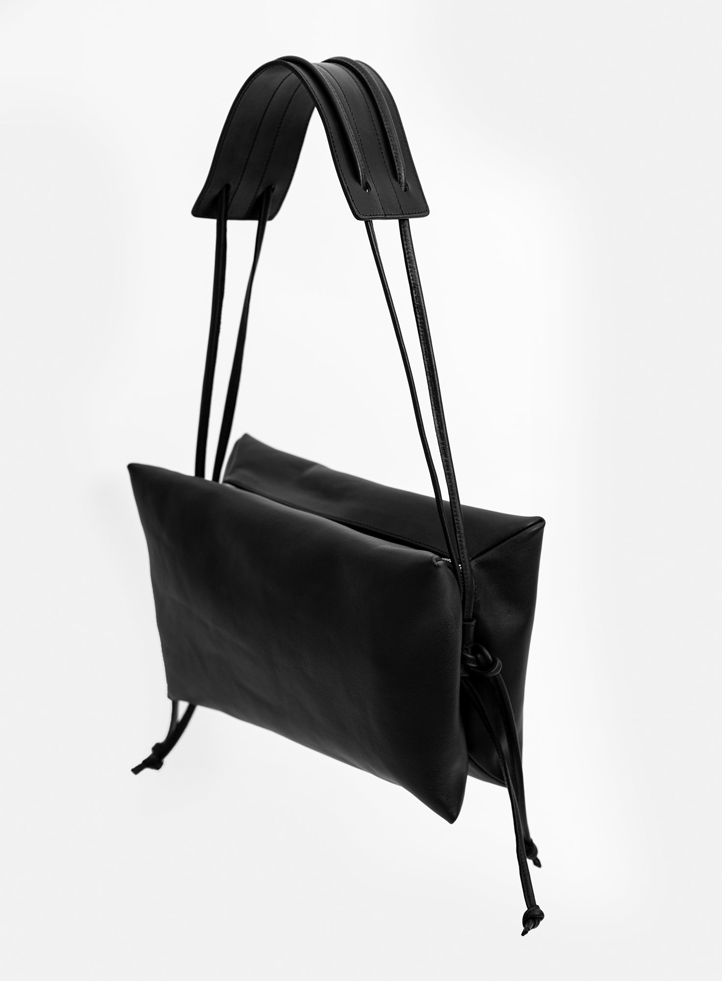 Crossbody Laukku Charly Musta