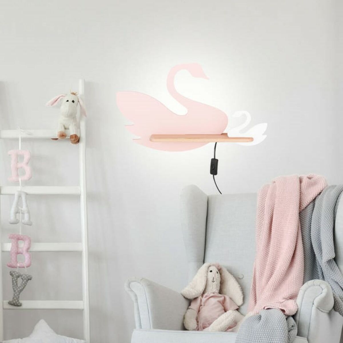 Candellux Joutsen seinävalaisin hyllyllä vaaleanpunainen