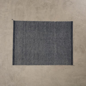Muuto Ply matto musta / valkoinen 175 x 235 cm