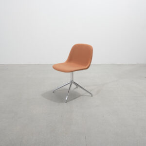Muuto Fiber Side tuoli oranssi
