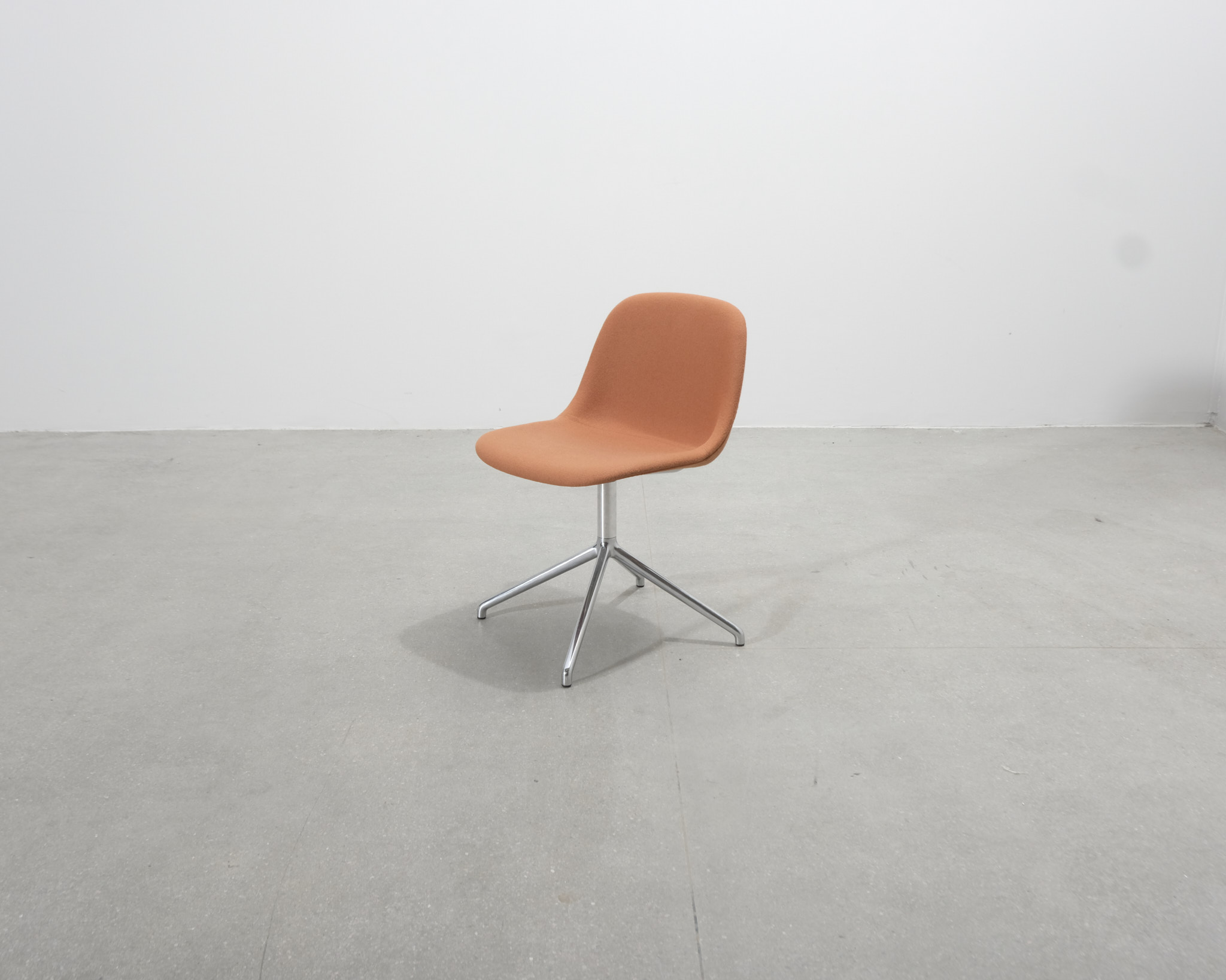 Muuto Fiber Side tuoli oranssi