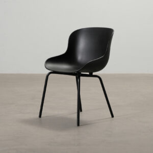Normann Copenhagen Hyg tuoli musta