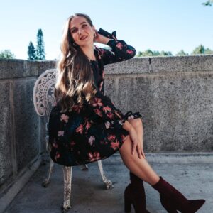 Hailey Mekko Versailles Tummansininen