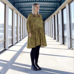 Flirty mekko puhvihihoilla Yellow Leo