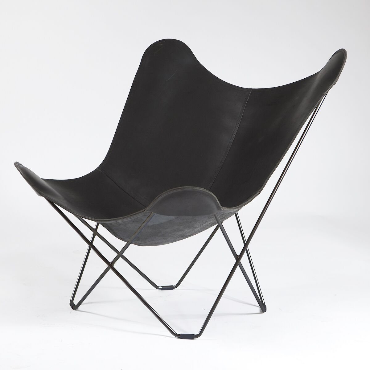 Cuero Design lepakkotuoli Pampa Mariposa Black, musta jalka