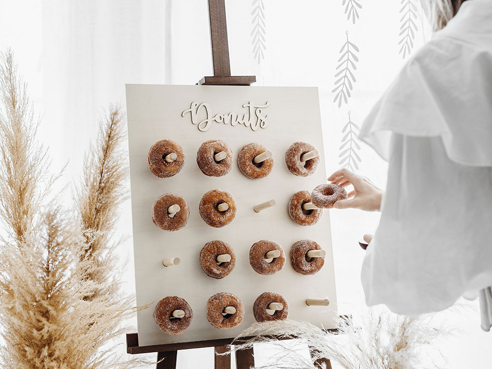 Puinen Donitsiseinä, Donuts