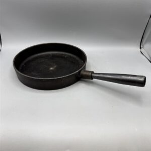 Valurautapannu 23cm