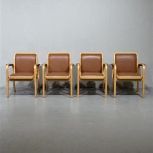 Artek Aalto E45 nahkanojatuolit (4kpl)