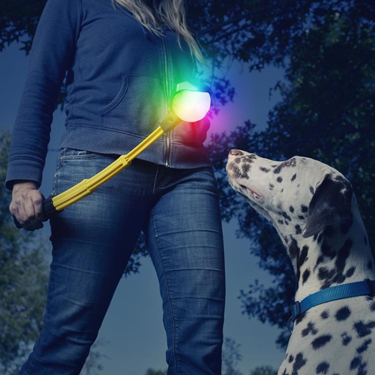 Kokoontaitettava pallonheitin LED-pallolla
