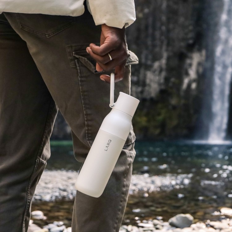 Termospullo vedenpuhdistussuodattimella LARQ, Valkoinen 740 ml