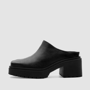 Squared Mule Grape Leather Black