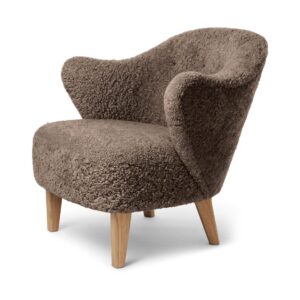 Ingeborg lounge -nojatuoli lampaanturkiksella