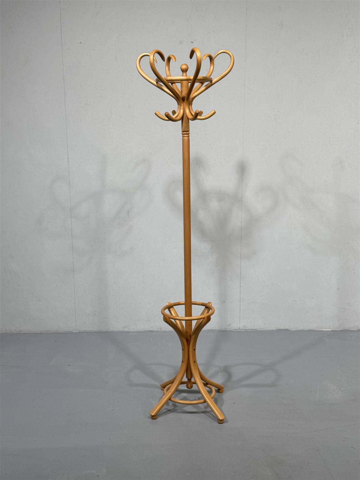 Thonet puunaulakko