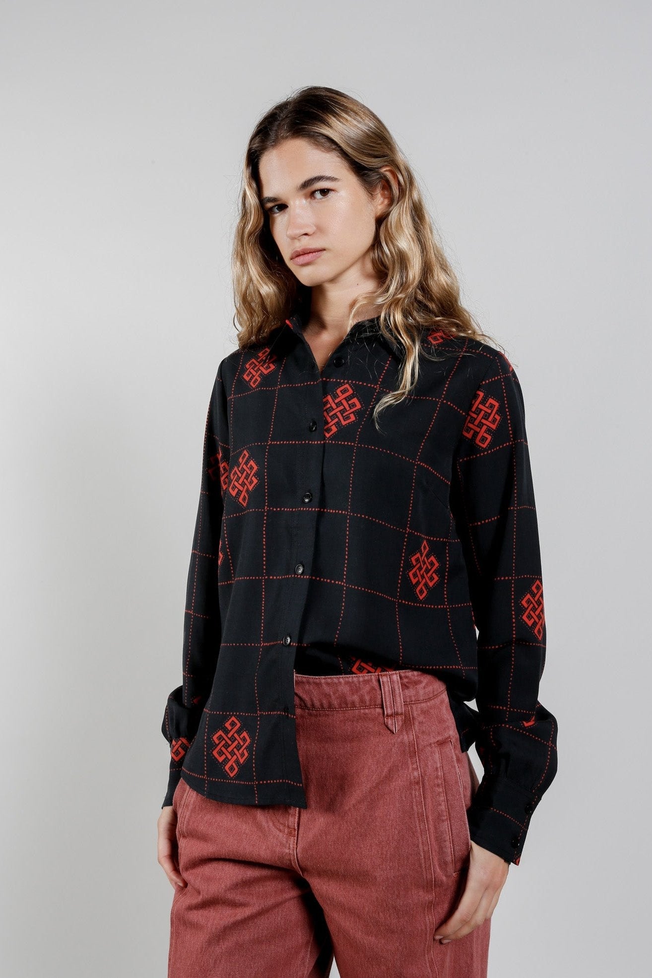 Kenji Tencel Shirt Black Eternal Knot Print