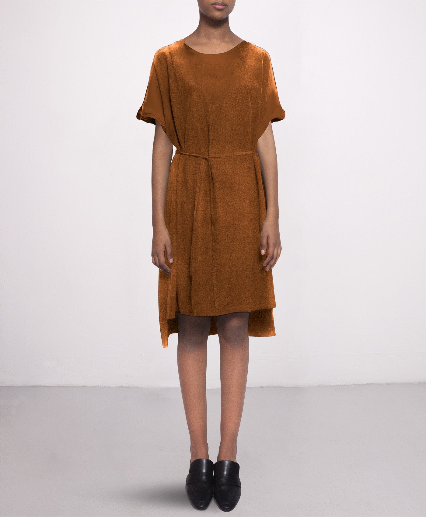 Polvipituinen Silkkimekko Cashew Cognac