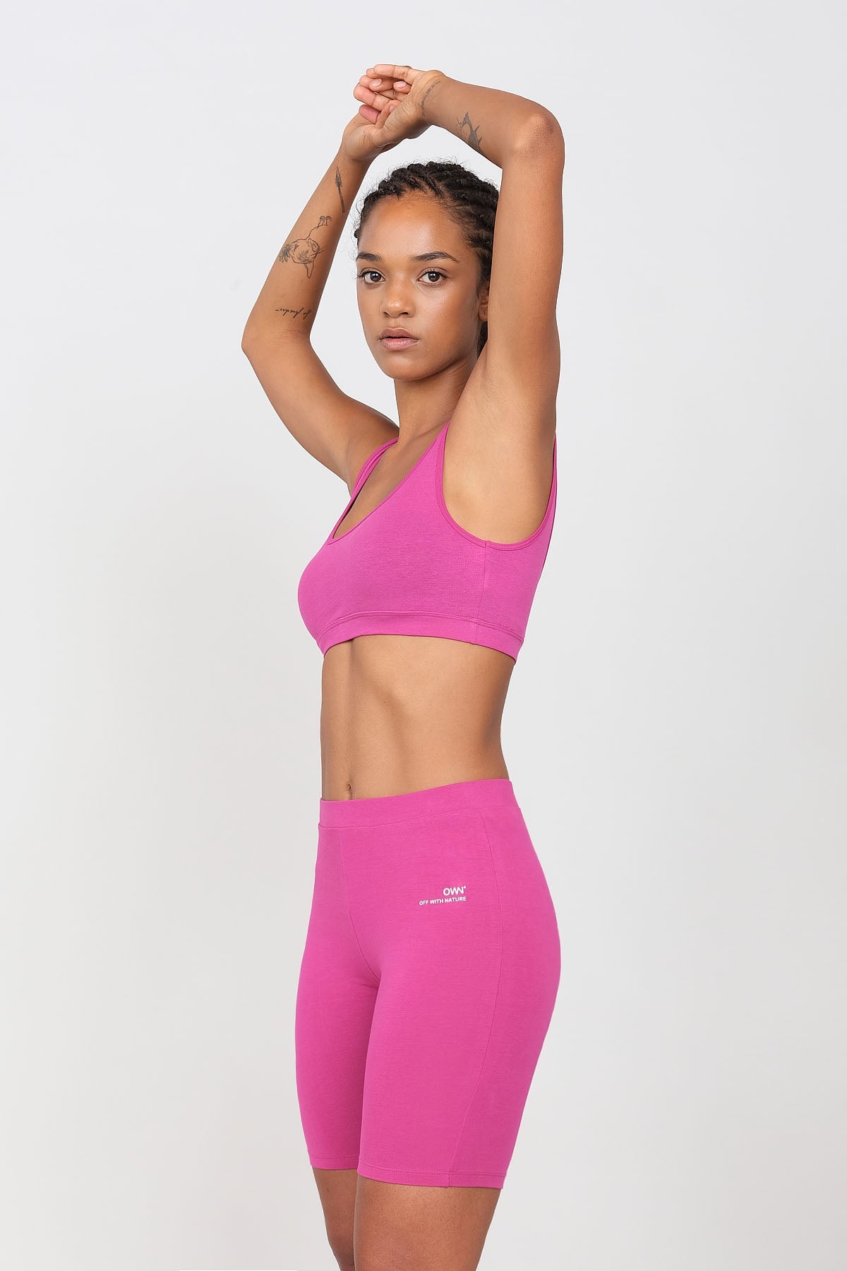 Sporty Set Biker Shortsit ja Toppi Fuksia