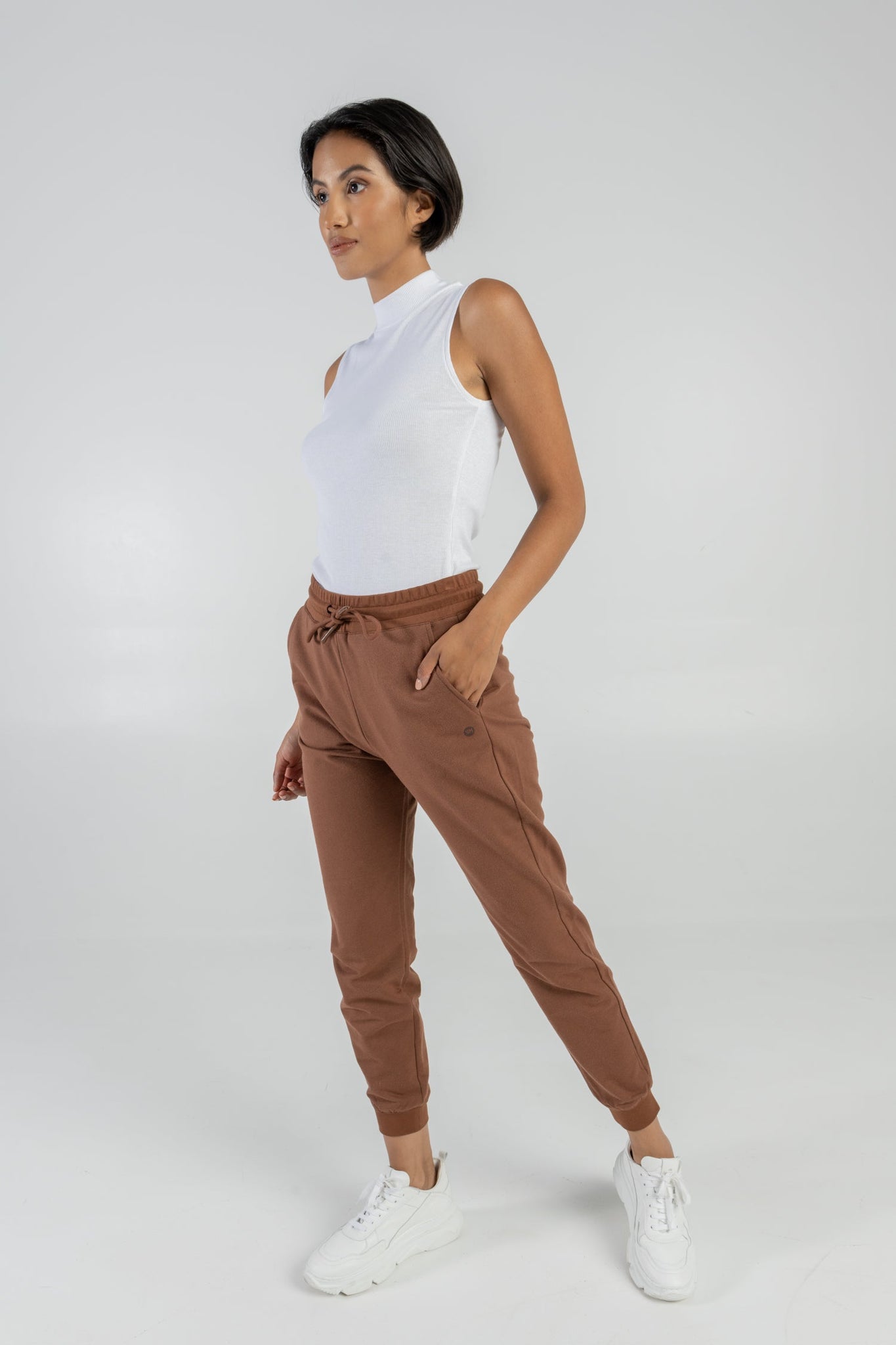 Linn Sweatpants Orgaaninen puuvilla & merilevä Ruskea