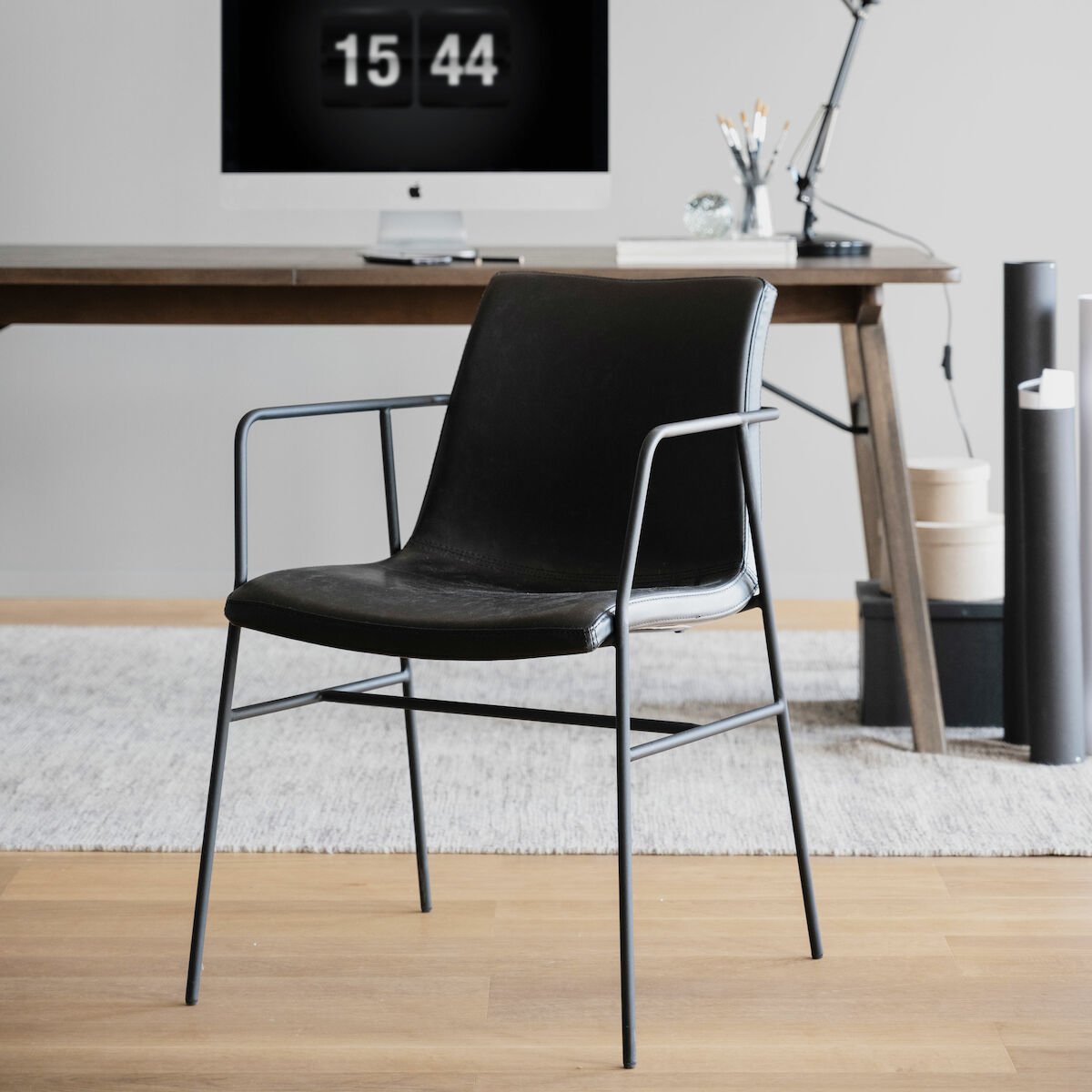 Rowico Home Huntingbay käsinojallinen tuoli musta PU/musta frame