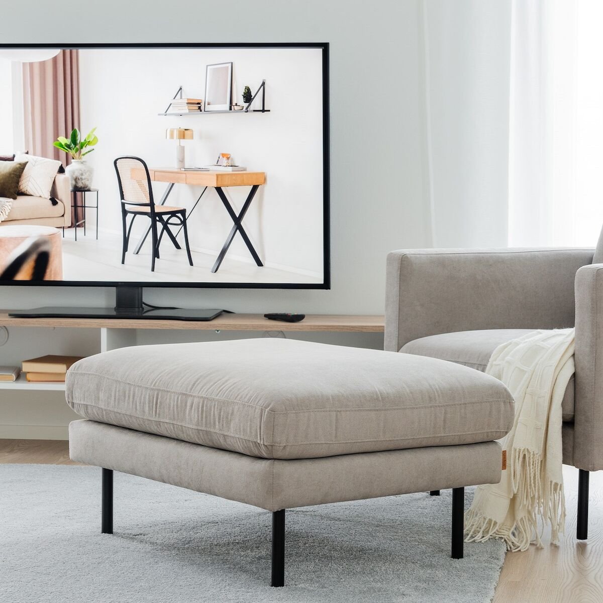 Scandic Copenhagen rahi kitti Soro 23, mustat jalat