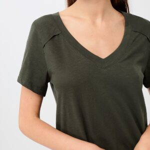 The New V-Neck Jungle