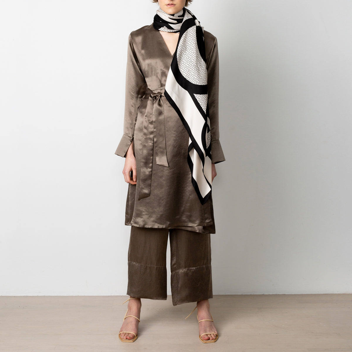 Midi Kietaisumekko Taupe