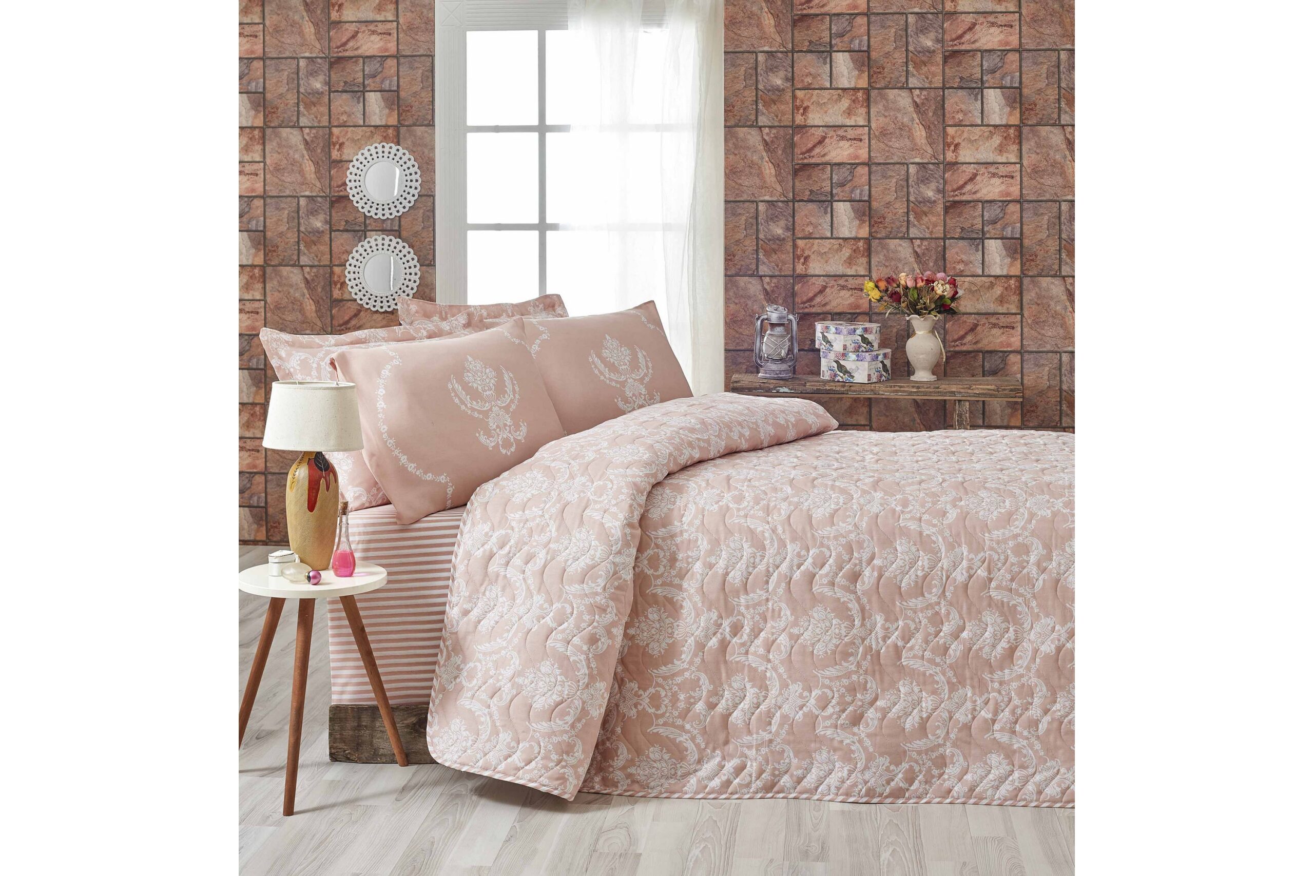 Päiväpeite Eponj Home Tupla 200x220+2 tyynyliinaa Tikattu - Roosa/Valkoinen