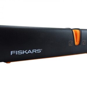 Fiskars Xsharp™ - Kirveen ja veitsen teroitin.