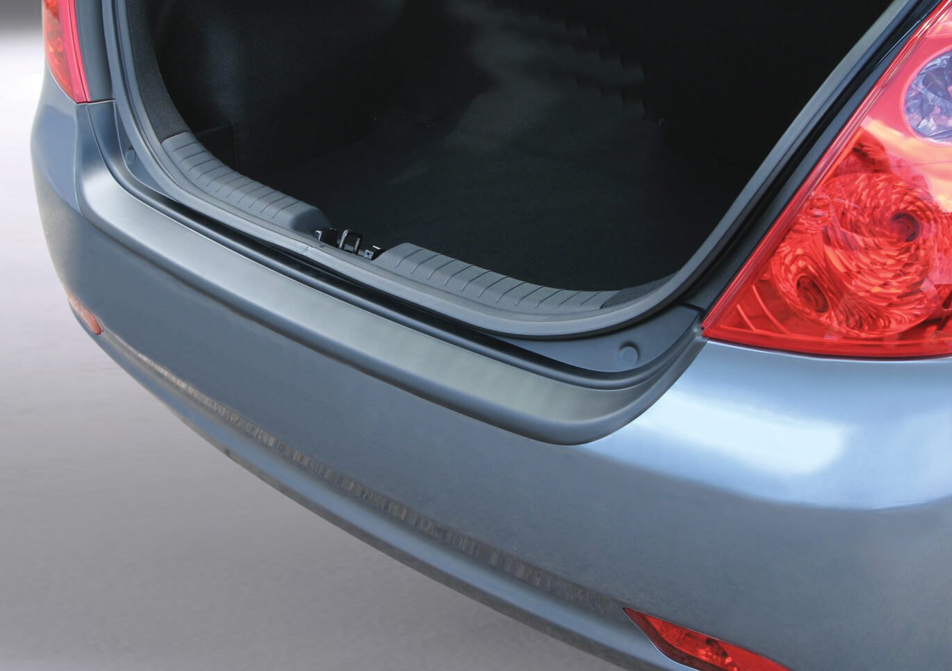 Takapuskurin suoja Kia Ceed (2010-2018)