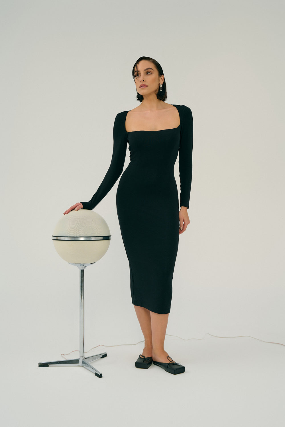 Saint Body Leveäkauluksinen Mekko Musta
