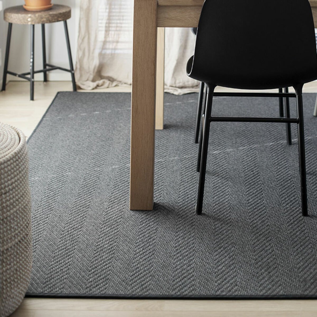 VM Carpet Elsa matto 200x300 musta