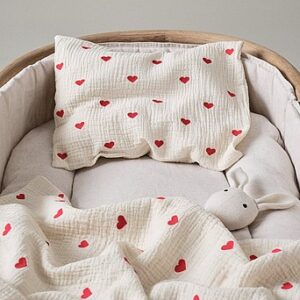 HEARTS BABY tyynyliina 35x28 cm - ekologinen