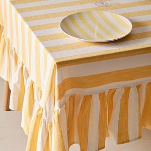 IRIS pöytäliina röyhelöllä