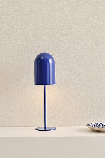 ARA pöytävalaisin LED-valolla kannettava